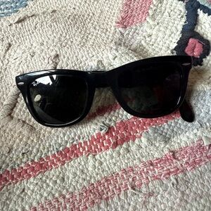 Ray-Ban Black Sunglasses
